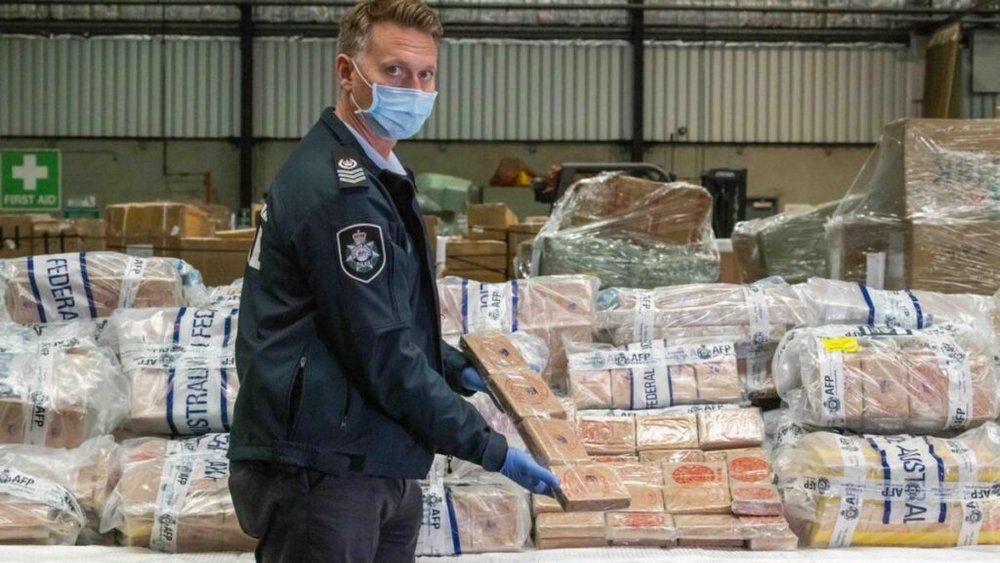 Australian police seize record $140m heroin shipment