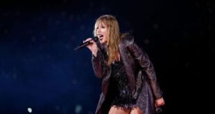 Taylor Swift performs in Brisbane